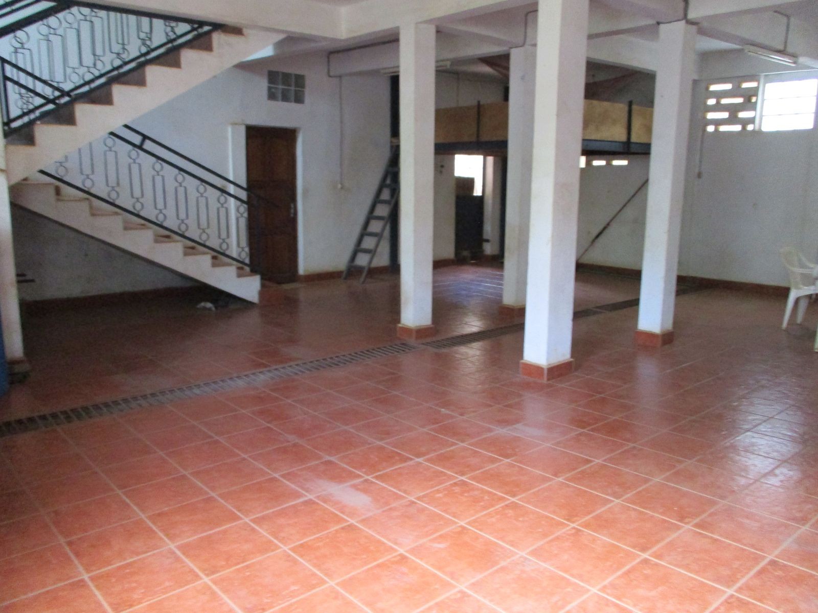 Garage pour 2 voitures, RDC